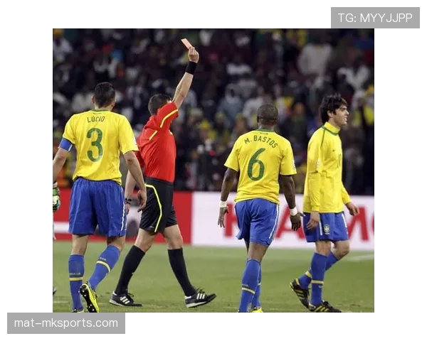 卡卡闪耀世界杯，助巴西队状态回暖踏上重返巅峰之路